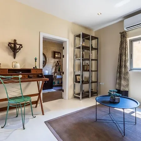 Bastions Seafront house * Valletta