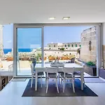Bastions Seafront house Holiday home