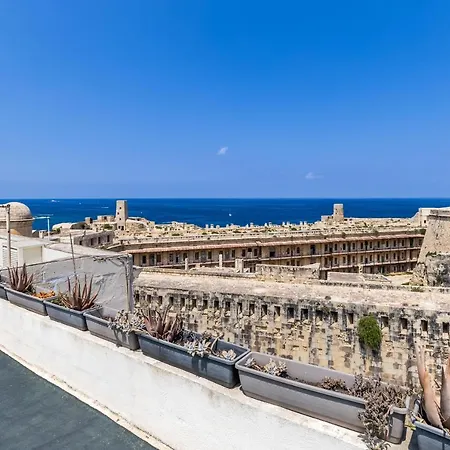 Bastions Seafront house Holiday home