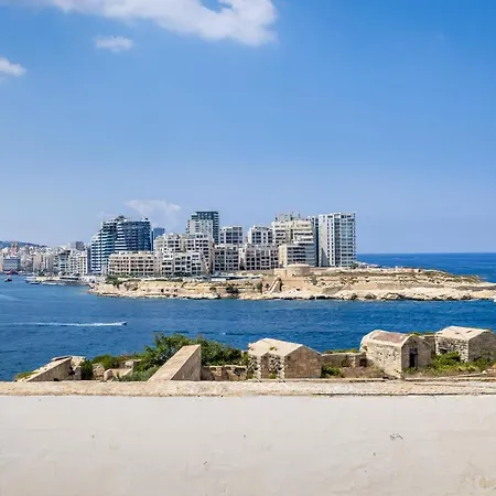 Bastions Seafront house *