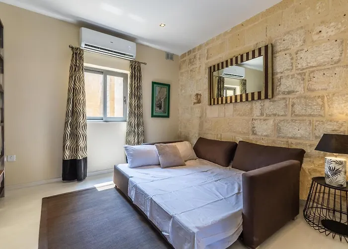 Bastions Seafront house Valletta