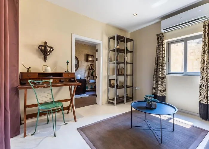 Bastions Seafront house * Valletta