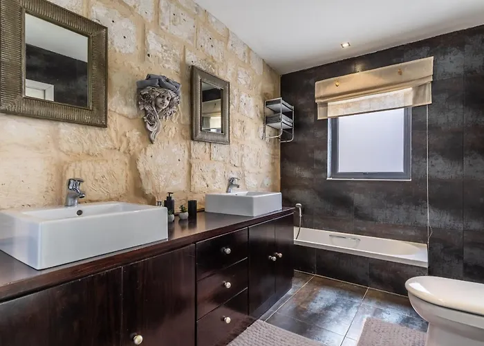 Bastions Seafront house Valletta