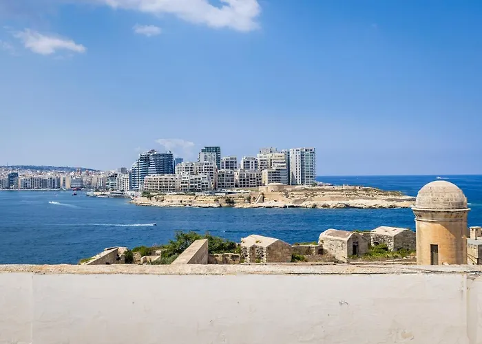 Bastions Seafront house *